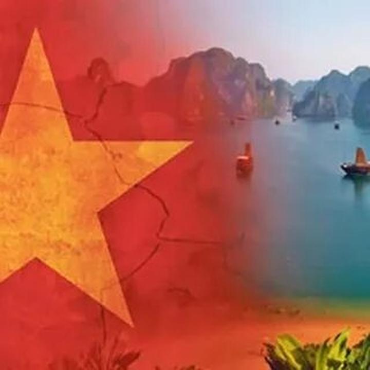 Tỏa Sáng Trên Mạng Xã Hội: Chuyên Gia Trang Điểm & Hotspot Matrix